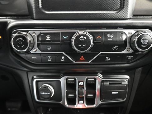 Used 2023 Jeep Gladiator Sport image 19