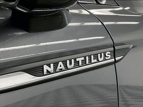 Used 2021 Lincoln Nautilus Reserve image 35