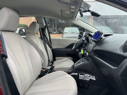 Used 2013 MAZDA MAZDA5 Sport image 21