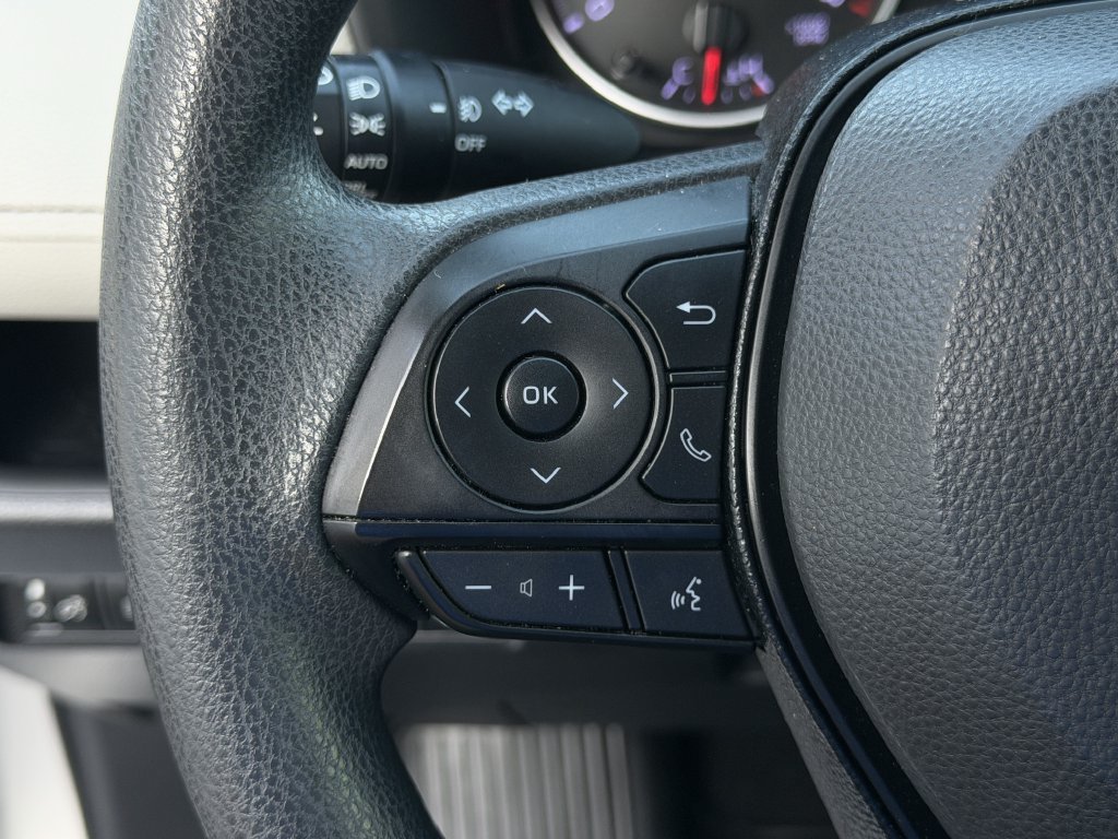 Used 2019 Toyota RAV4 XLE w/ Convenience Package FWD image 13