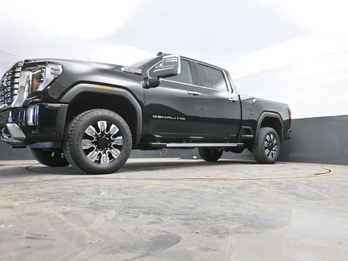 New 2026 GMC Sierra 2500 Denali w/ Denali Reserve Package AWD/4WD image 40