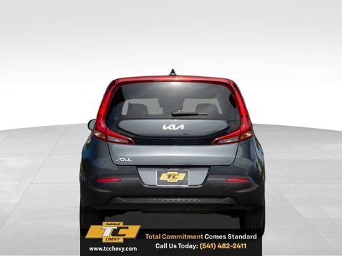 Used 2022 Kia Soul LX FWD image 4