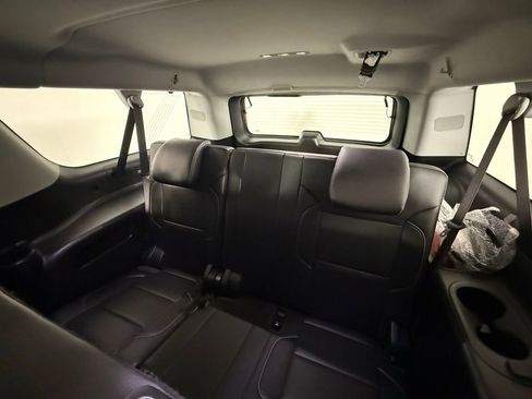 Used 2019 GMC Yukon XL SLT w/ Open Road Package AWD/4WD image 39