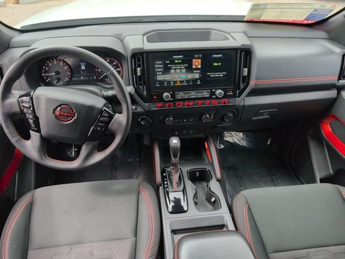 Used 2025 Nissan Frontier PRO-4X AWD/4WD image 12
