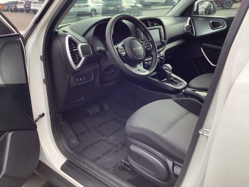 Used 2024 Kia Soul LX w/ Option Group 015 image 7
