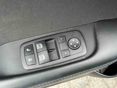 Used 2022 Dodge Challenger GT RWD image 11