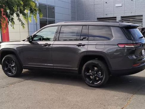 New 2025 Jeep Grand Cherokee L Laredo image 6