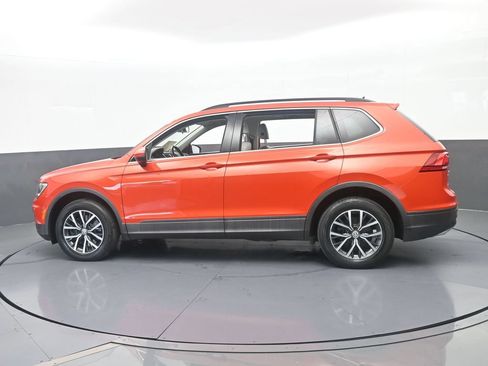 Used 2019 Volkswagen Tiguan SE w/ Panoramic Sunroof Package FWD image 3