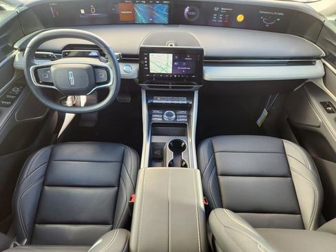 New 2025 Lincoln Nautilus Premier image 11