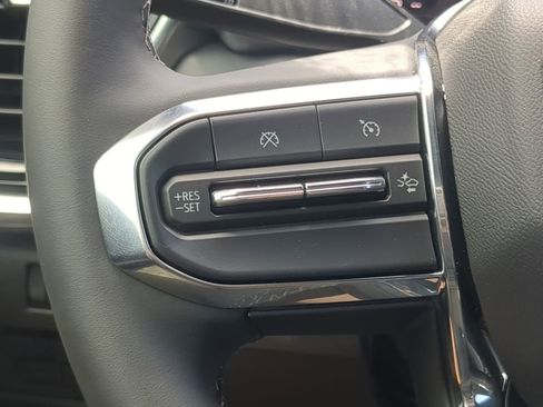 New 2025 GMC Canyon Elevation w/ Convenience Package image 32