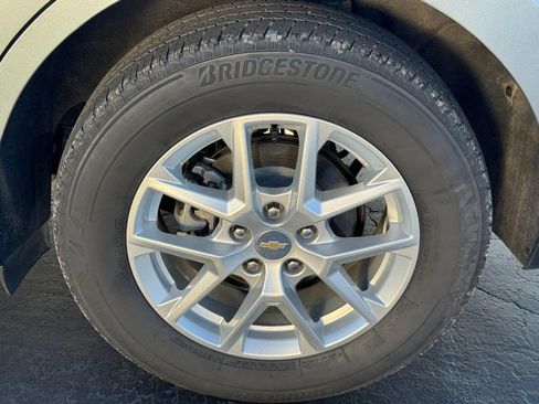 Used 2023 Chevrolet Equinox LT w/ Driver Convenience Package image 7