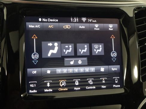 Used 2019 Jeep Cherokee Limited AWD/4WD image 33