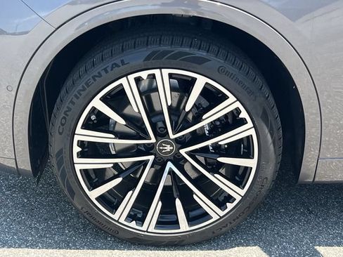 Used 2023 Maserati Grecale Modena AWD/4WD image 41