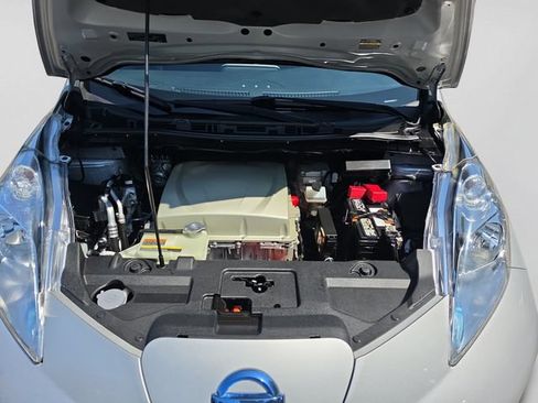 Used 2016 Nissan Leaf SV FWD image 19