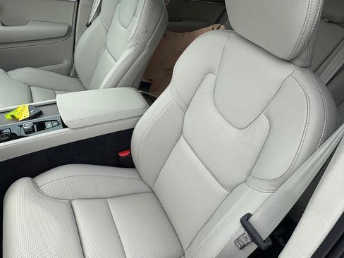 New 2026 Volvo XC90 B6 Ultra w/ Lounge Package image 19