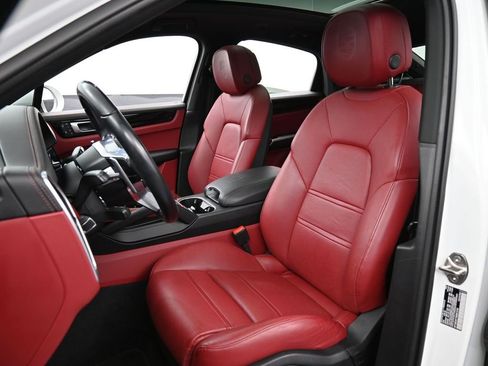 Certified 2022 Porsche Cayenne E-Hybrid Coupe image 5