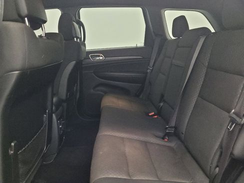 Used 2019 Jeep Grand Cherokee Laredo image 18