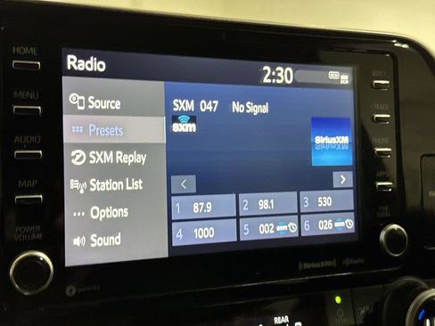 Used 2021 Toyota Highlander LE FWD image 14