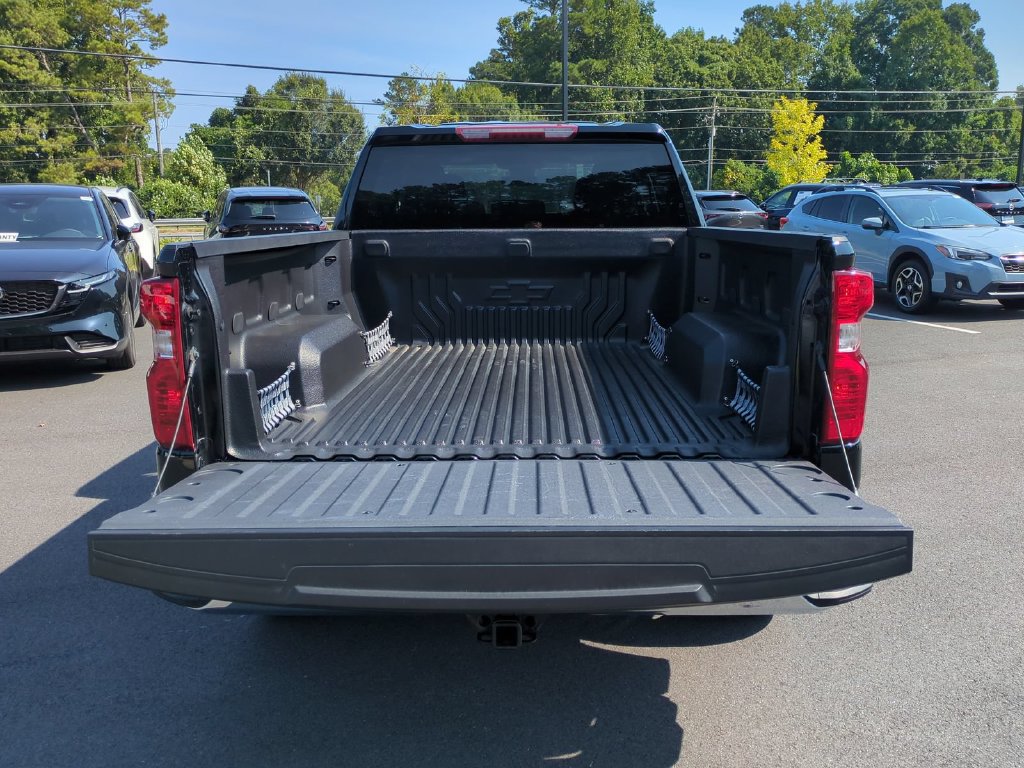 Used 2023 Chevrolet Silverado 1500 LT AWD/4WD image 12