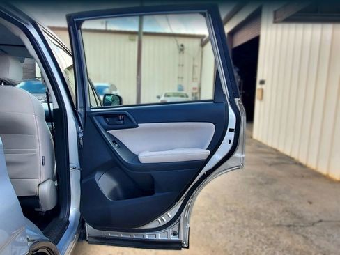 Used 2014 Subaru Forester 2.5i AWD/4WD image 13
