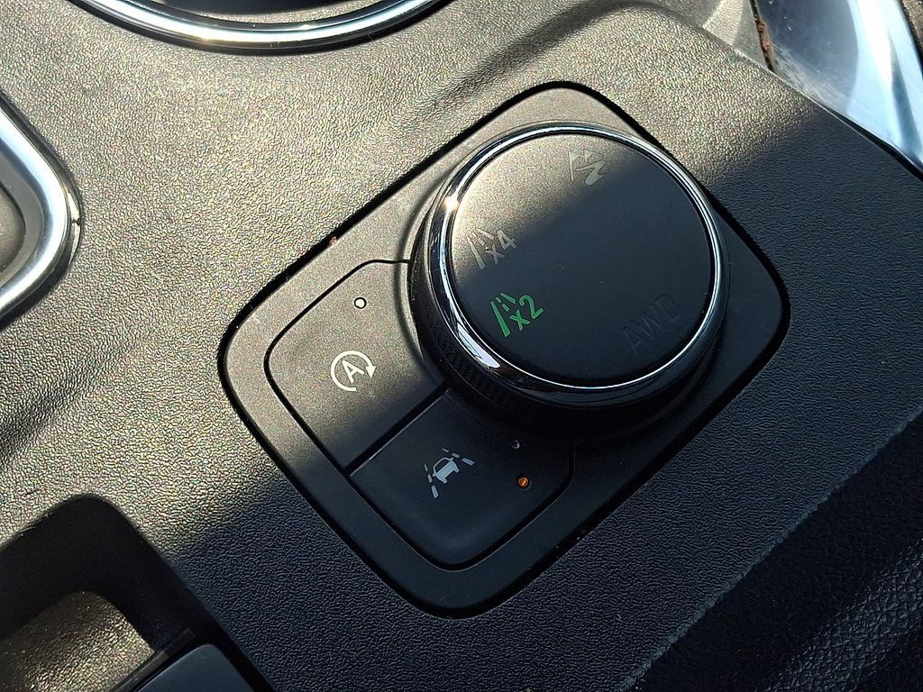 Certified 2023 Chevrolet Traverse LT AWD/4WD image 23
