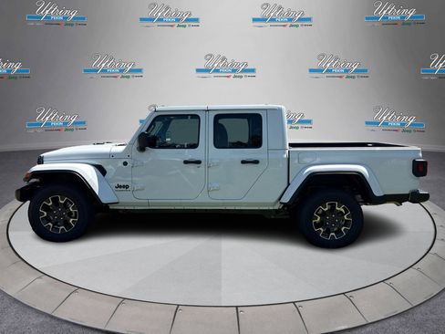 Used 2025 Jeep Gladiator Sport w/ Premium Package image 6