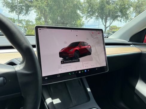 Used 2023 Tesla Model Y Long Range AWD/4WD image 23