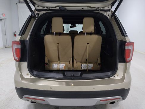 Used 2017 Ford Explorer XLT w/ Equipment Group 202A image 29