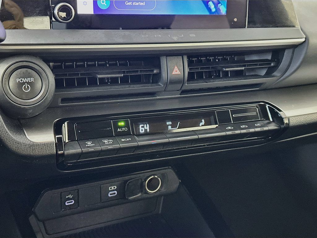 Used 2025 Toyota Prius LE FWD image 18