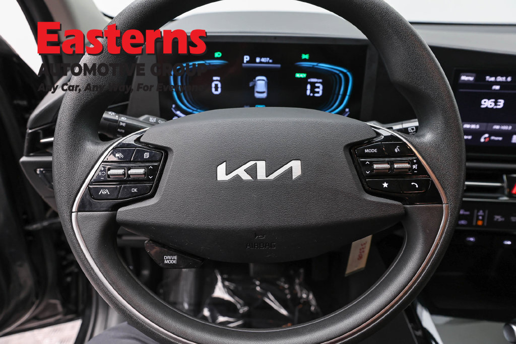 Used 2025 Kia Niro LX FWD image 11