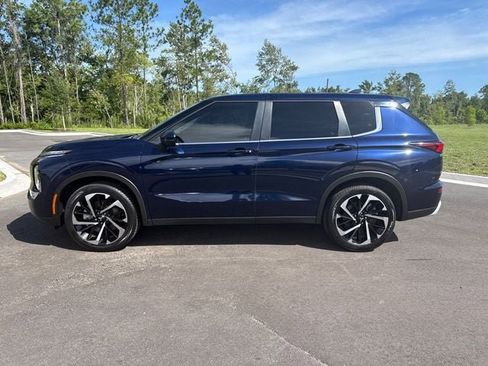 Used 2024 Mitsubishi Outlander SE FWD image 2