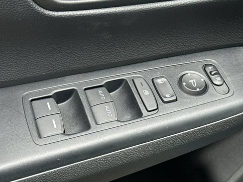Used 2024 Honda CR-V EX image 12