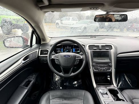 Used 2018 Ford Fusion SE image 38