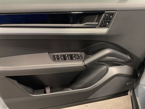 New 2026 Porsche Cayenne S image 13