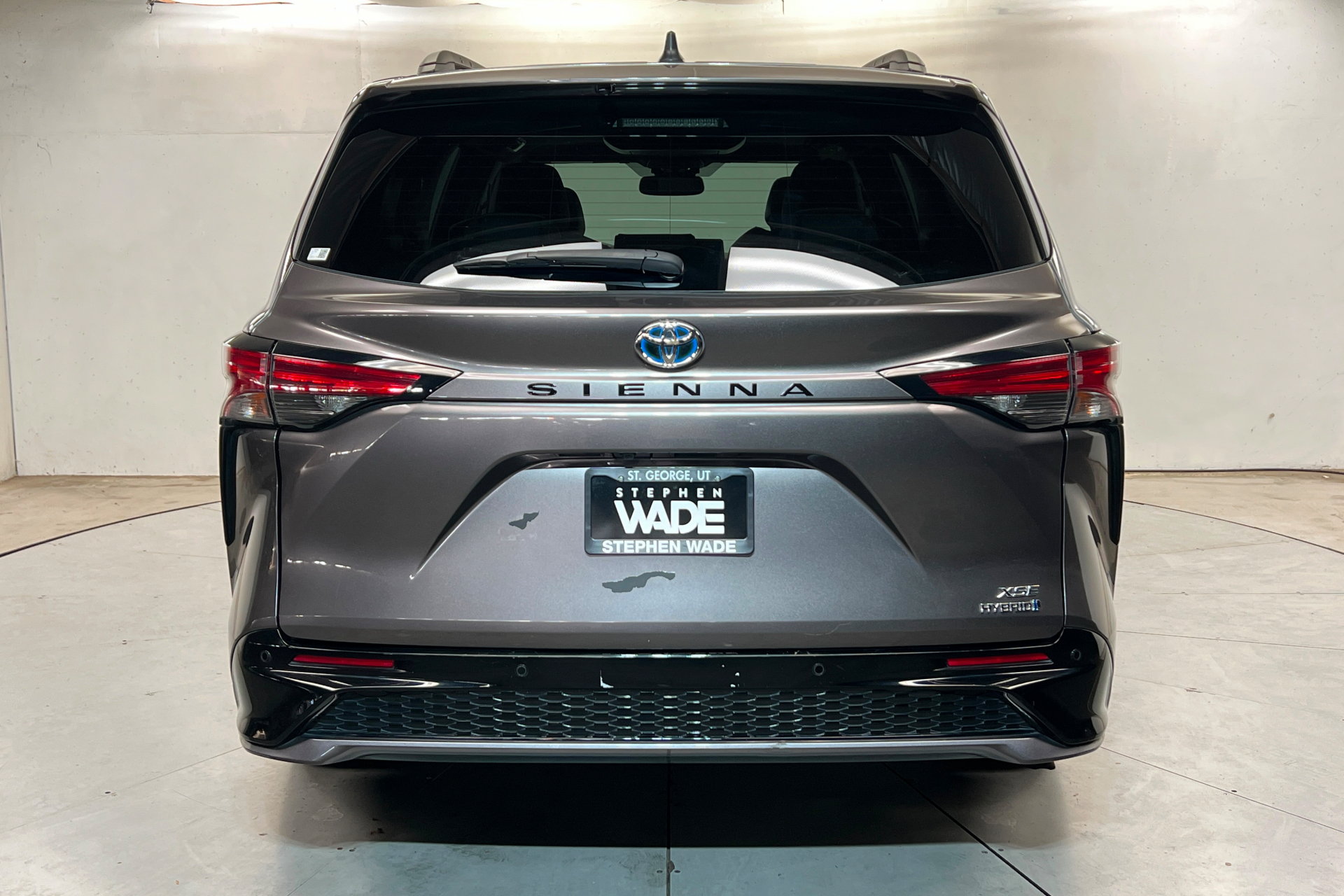 Used 2022 Toyota Sienna XSE w/ XSE Plus Package FWD image 5