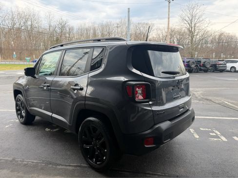 Used 2023 Jeep Renegade Altitude w/ Convenience Group I image 10