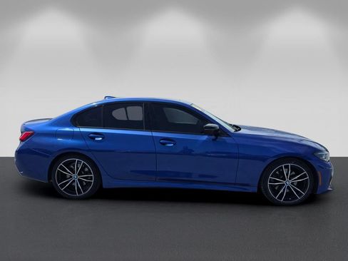Used 2022 BMW 330i Sedan w/ M Sport Package RWD image 3