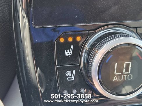Used 2023 Toyota Highlander Limited FWD image 23