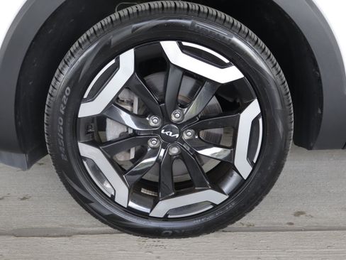 Used 2024 Kia Telluride EX w/ EX Captain's Chair Package AWD/4WD image 25