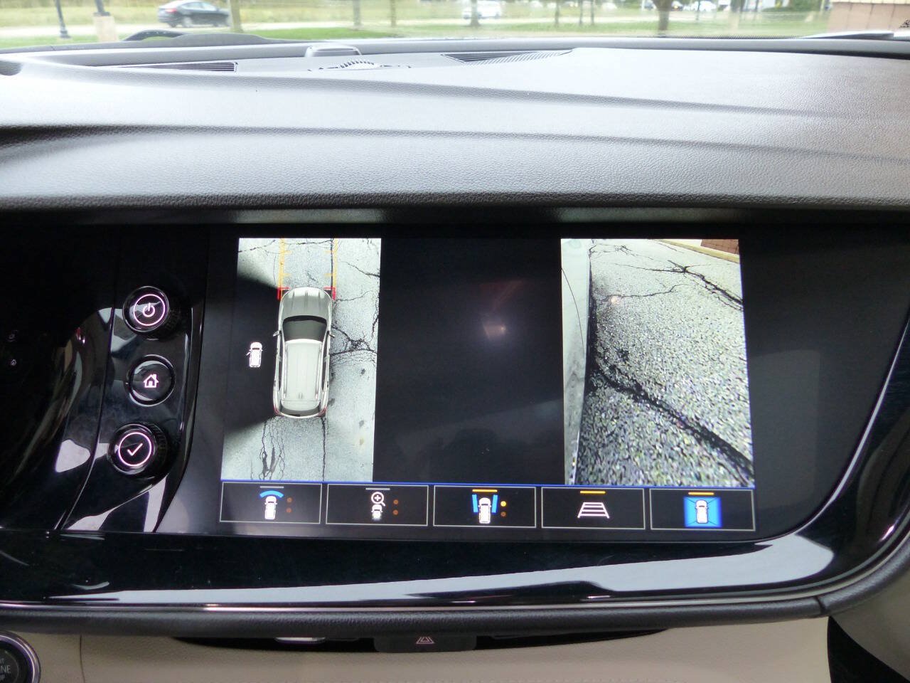 Used 2023 Buick Envision Avenir AWD/4WD image 36