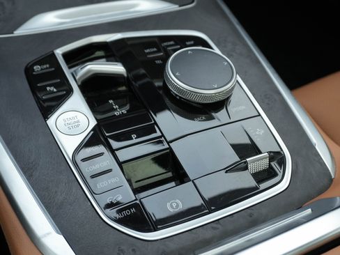 Certified 2025 BMW X7 xDrive40i image 28