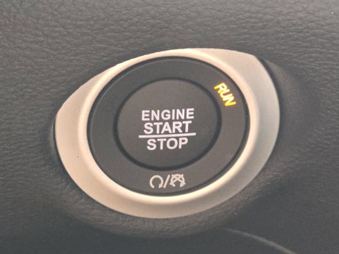 New 2026 Chrysler Pacifica Limited w/ S Appearance Package image 30