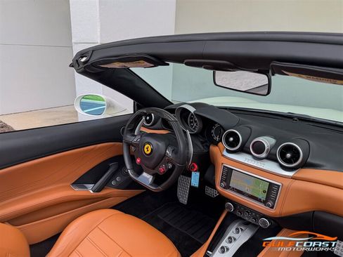 Used 2017 Ferrari California T RWD image 36