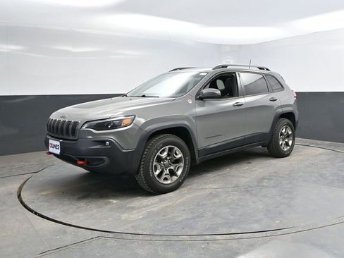 Used 2019 Jeep Cherokee Trailhawk AWD/4WD image 5
