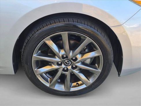 Used 2018 MAZDA MAZDA3 Touring FWD image 23