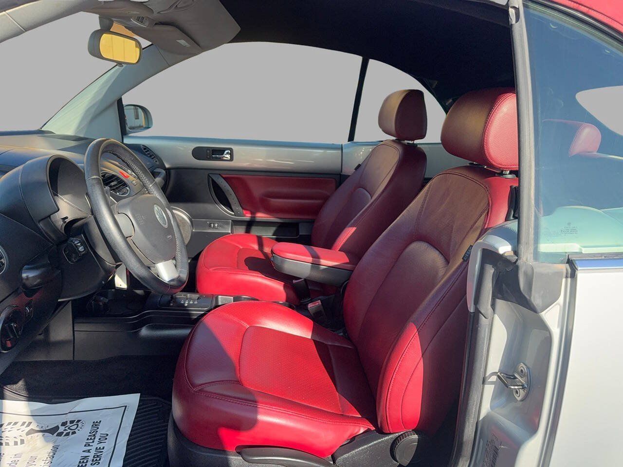 Used 2009 Volkswagen Beetle Blush FWD image 24