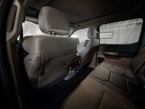 Used 2025 Ford F250 Platinum w/ Platinum Plus Package image 9