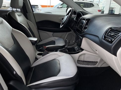 Used 2018 Jeep Compass Limited w/ Navigation Group image 23