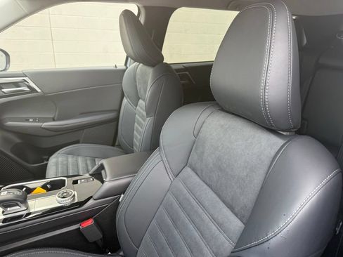 New 2026 Mitsubishi Outlander AWD image 21