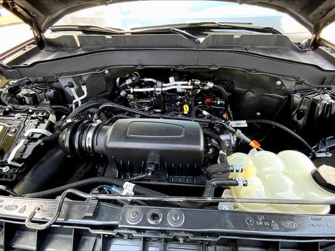 Used 2022 Ford Explorer XLT w/ Equipment Group 202A image 31